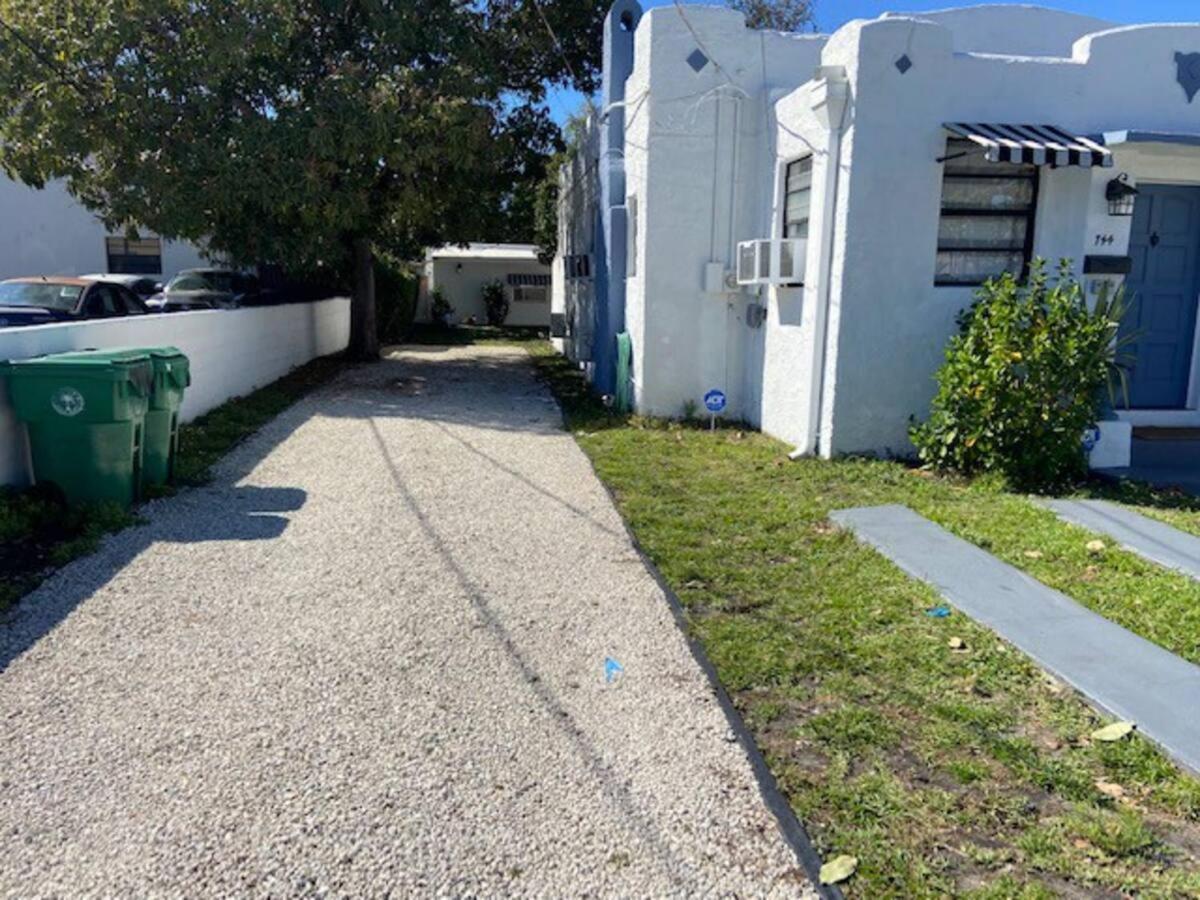Cozy Private Room, Near The Airport - Free Parking - 01 Miami Exterior photo